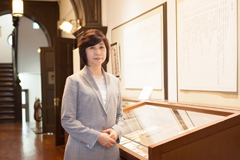 岡室 美奈子_01.jpg